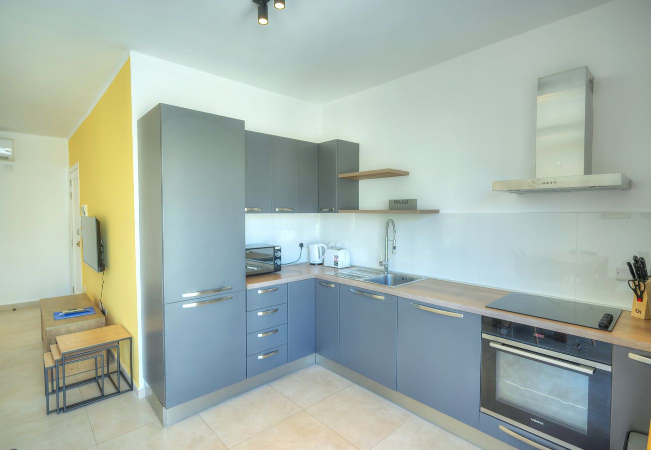 Appartement à Gzira - Spacious one bedroom with study JGRI1-1
