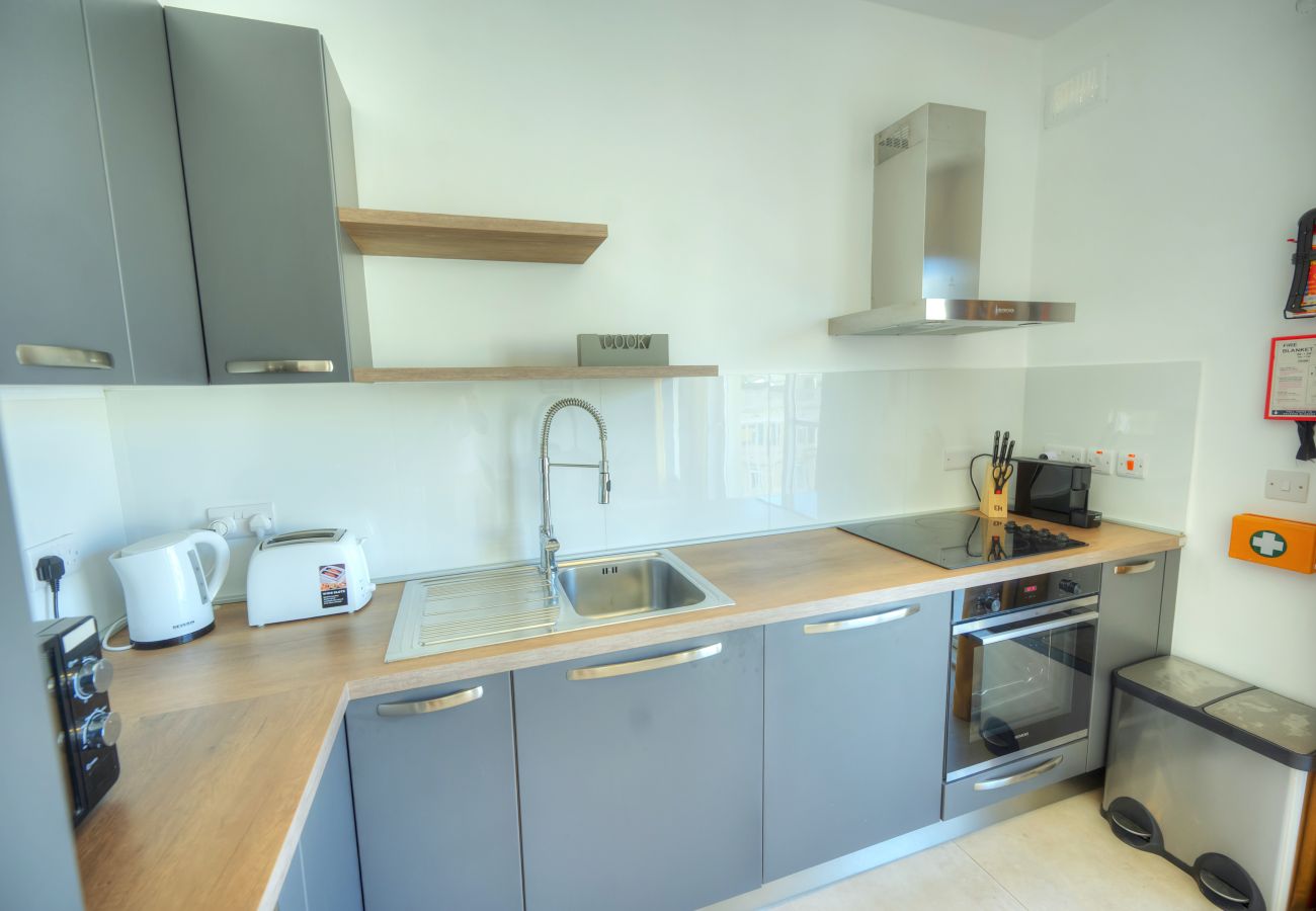 Appartement à Gzira - Spacious one bedroom with study JGRI1-1