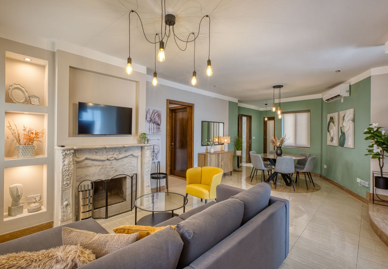 Maison à Gzira - 3bedroom house with jacuzzi and roof terrace VFRA1-1