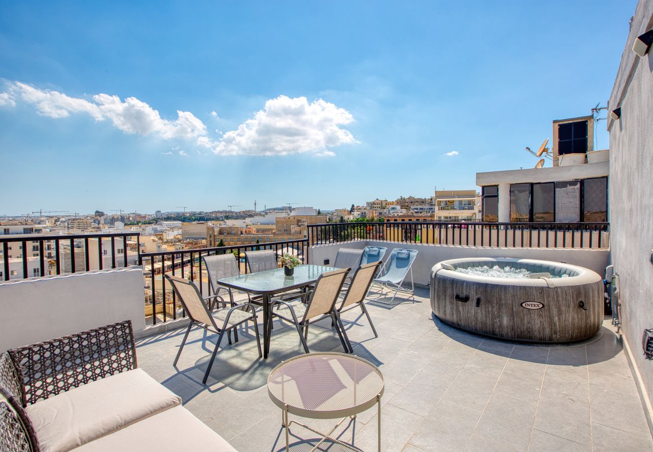 Maison à Gzira - 3bedroom house with jacuzzi and roof terrace VFRA1-1