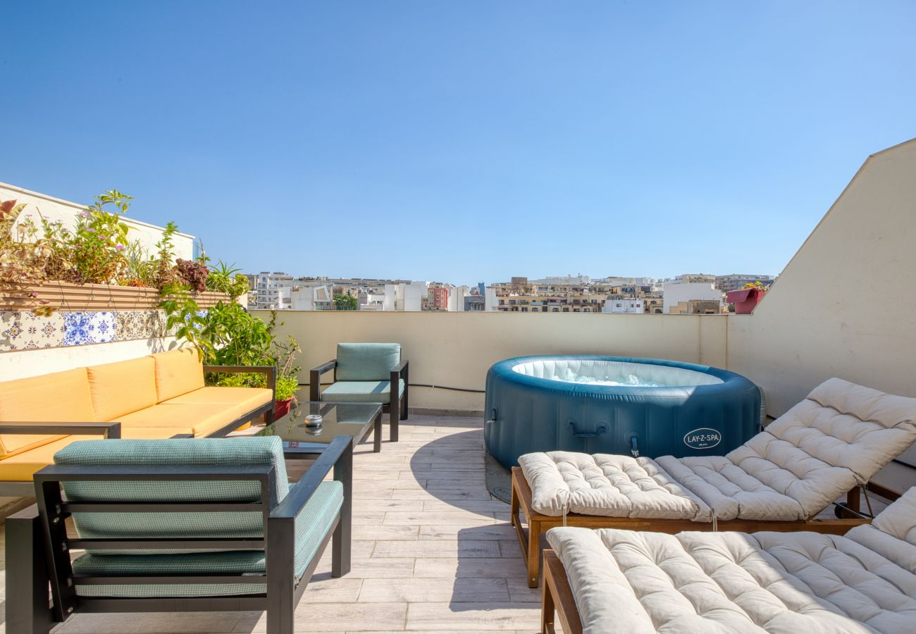 Appartement à Msida - Charming 3bedroom with jacuzi and terrace MCAR1-2