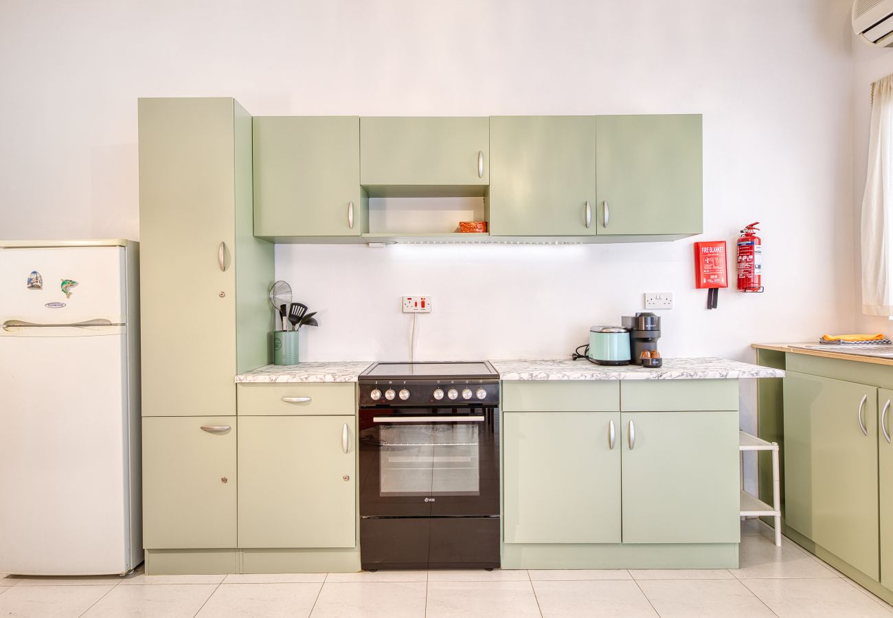 Appartement à Msida - Charming 2-Bedroom Apartment with Balconies MGAJ1-1