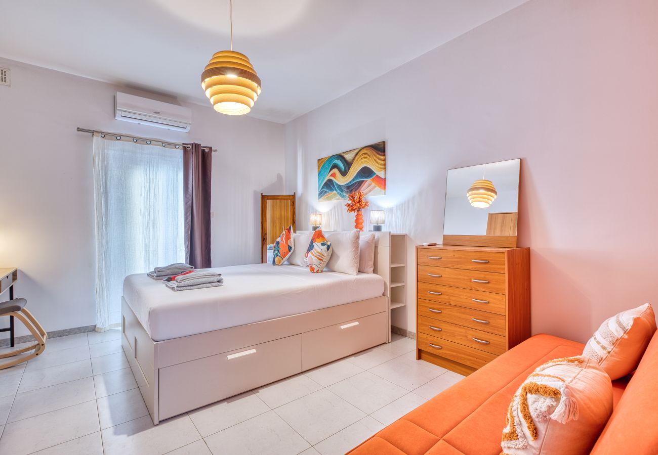 Appartement à Msida - Charming 2-Bedroom Apartment with Balconies MGAJ1-1