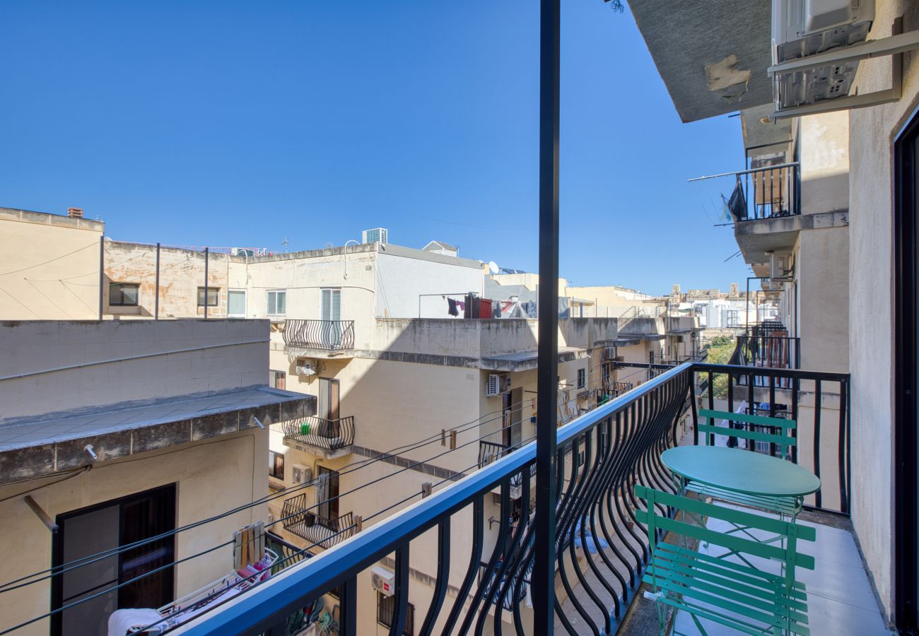 Appartement à Msida - Charming 2-Bedroom Apartment with Balconies MGAJ1-1