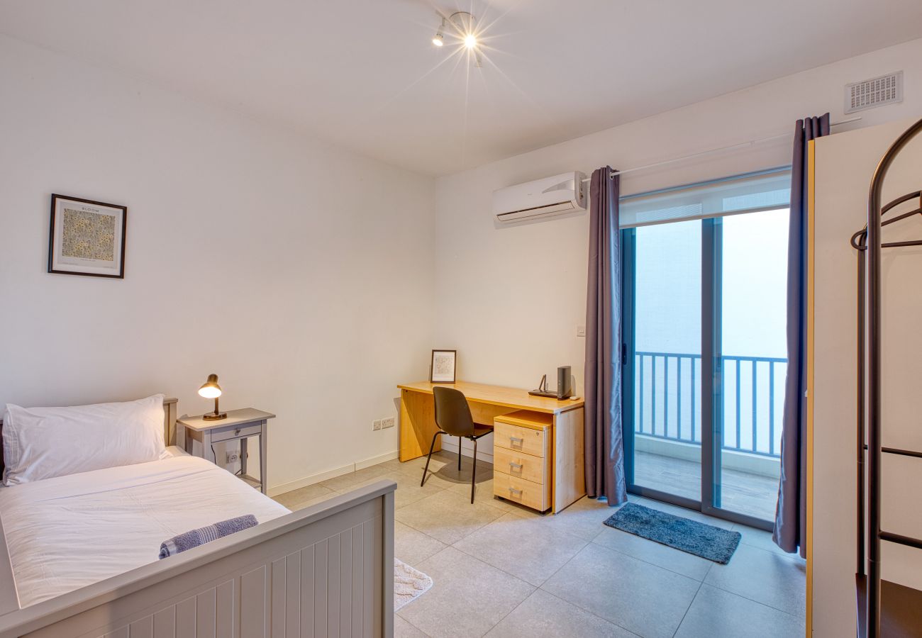 Appartement à Marsaxlokk - Bright & Cozy 3-Bedroom Apartment ACAL1-1