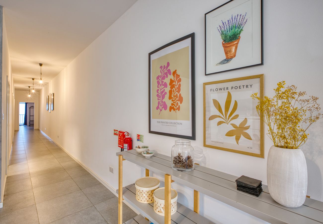 Appartement à Marsaxlokk - Bright & Cozy 3-Bedroom Apartment ACAL1-1