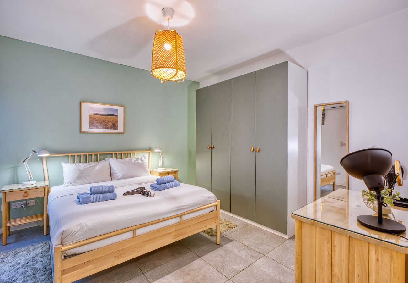 Appartement à Marsaxlokk - Bright & Cozy 3-Bedroom Apartment ACAL1-1