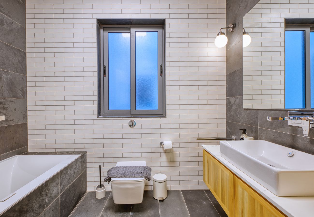 Appartement à Marsaxlokk - Bright & Cozy 3-Bedroom Apartment ACAL1-1