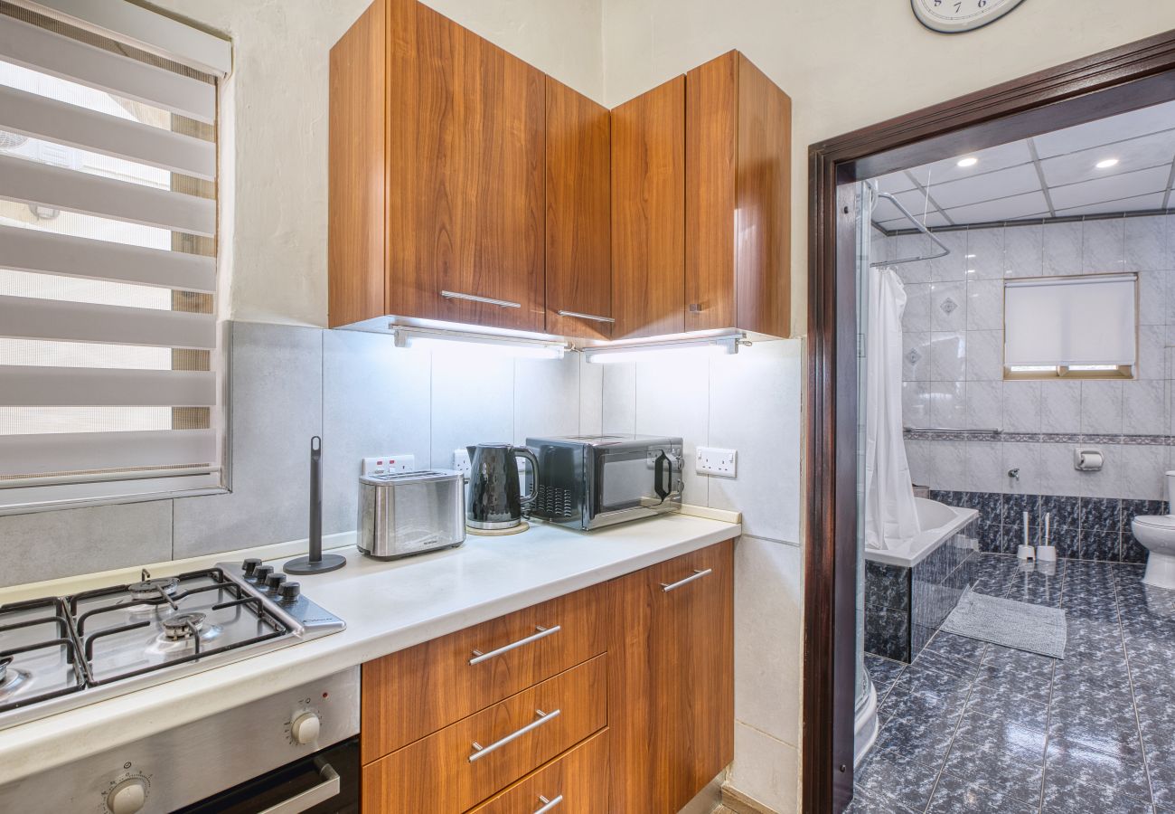 Maison à St Julian's - Traditional, large 3 bedroom house with Yard JBAR1-1