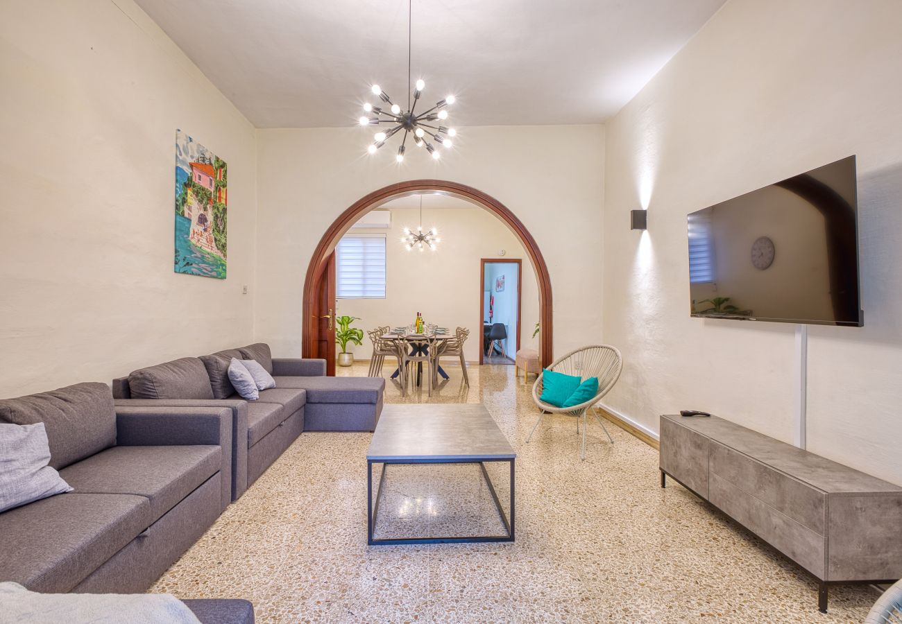 Maison à St Julian's - Traditional, large 3 bedroom house with Yard JBAR1-1