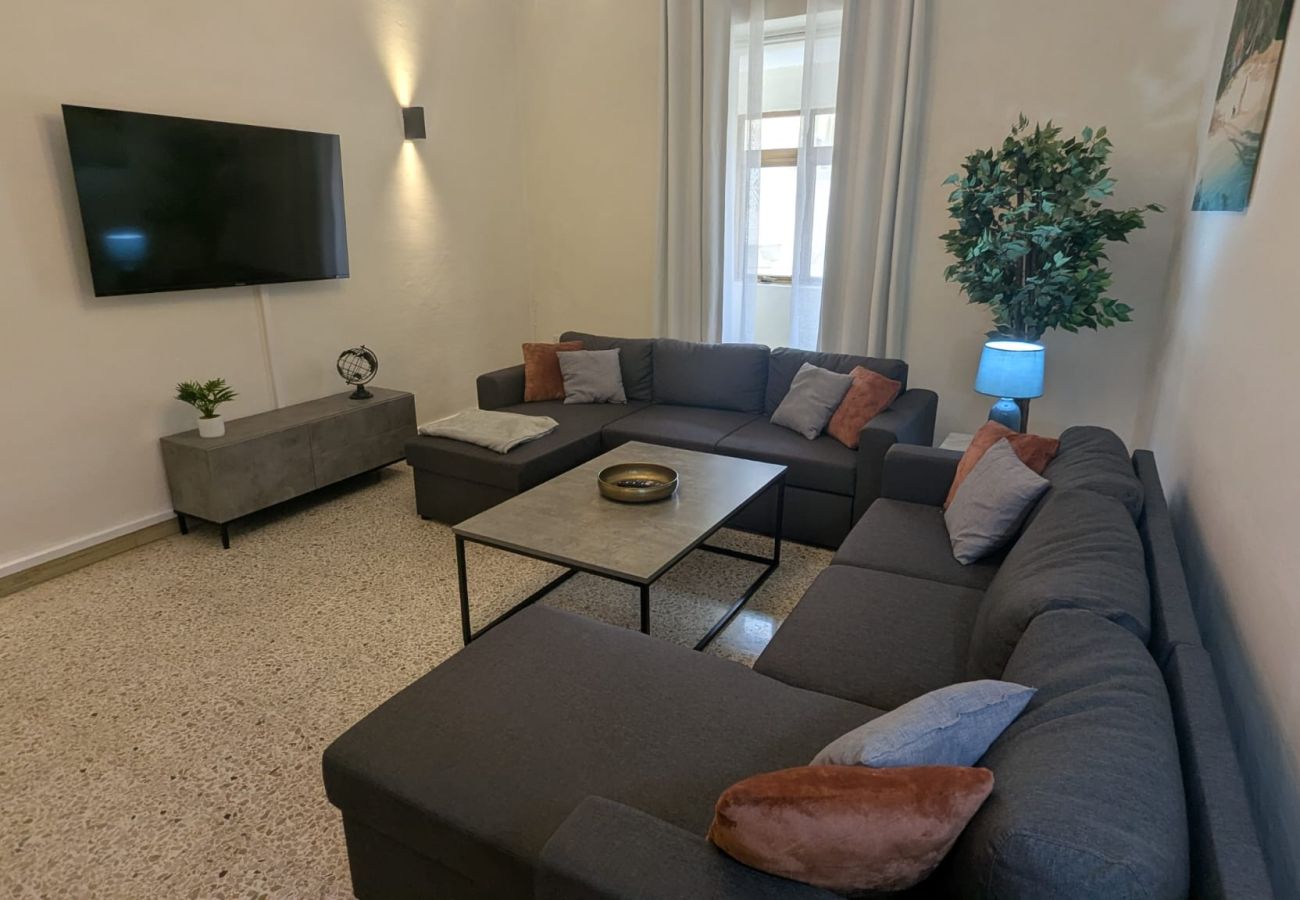 Maison à St Julian's - Traditional, large 3 bedroom house with Yard JBAR1-1
