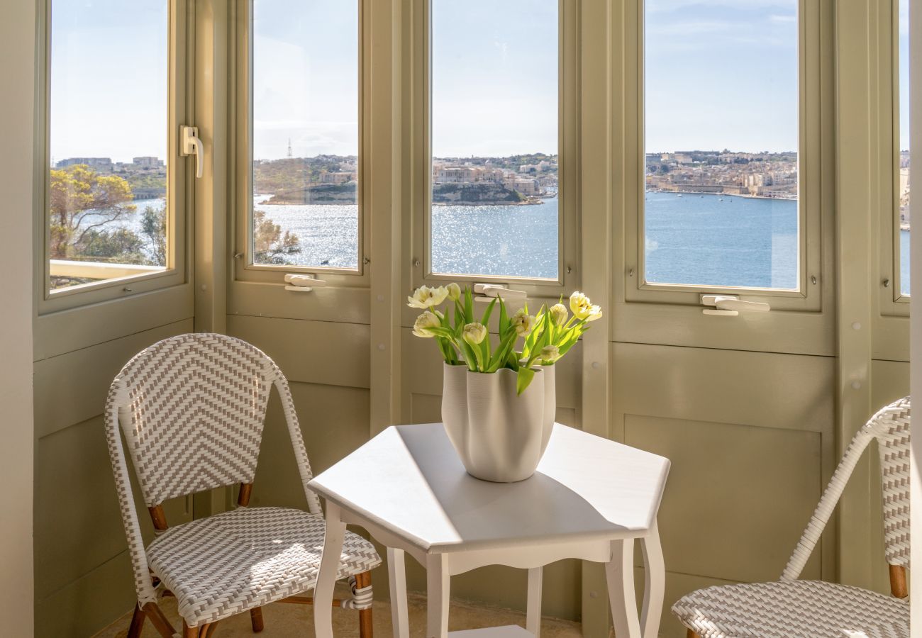 Appartement à Valletta - Traditional seaview 3 bedroom with balcony LDEM1-6