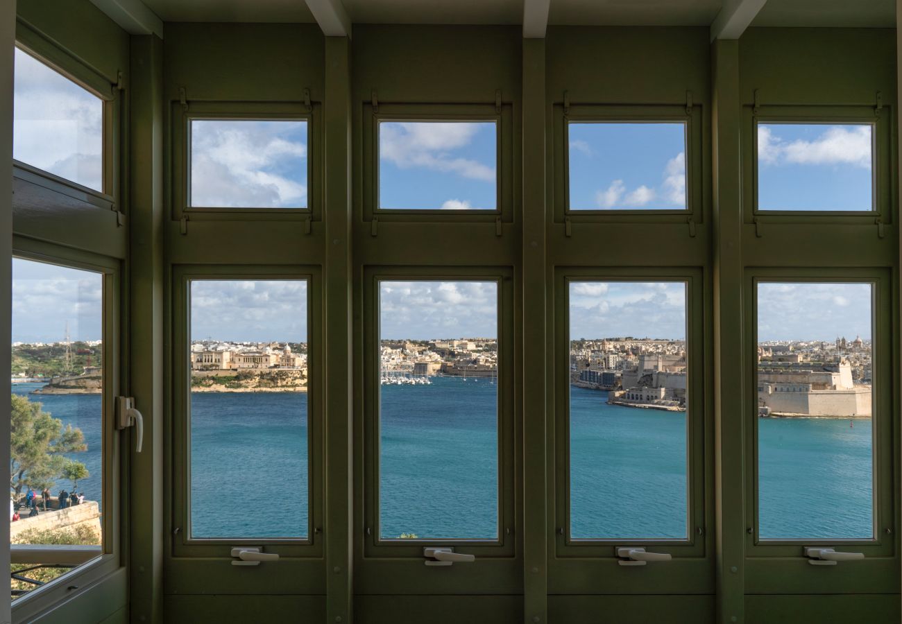 Appartement à Valletta - Traditional seaview 3 bedroom with balcony LDEM1-6