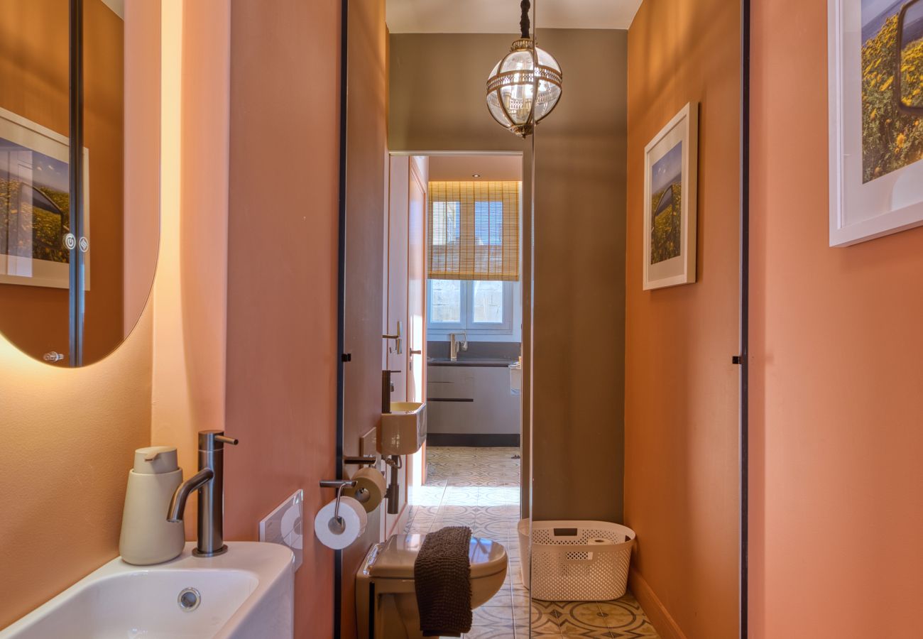 Appartement à L-Isla - Plush one bedroom flat, sea view balcony LMAC1-1