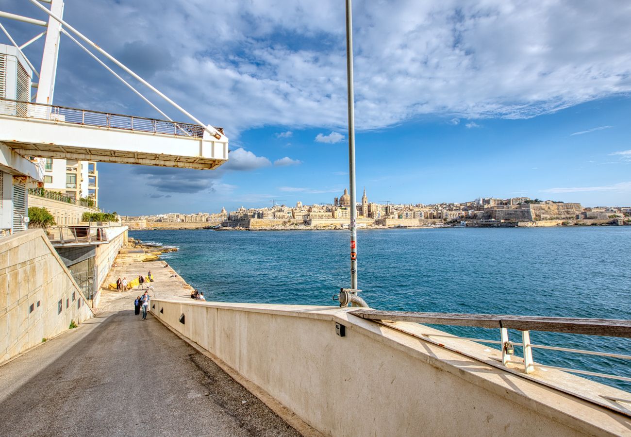 Appartement à Sliema - Charming 2bedroom flat, creek view balcony EMAG1-1