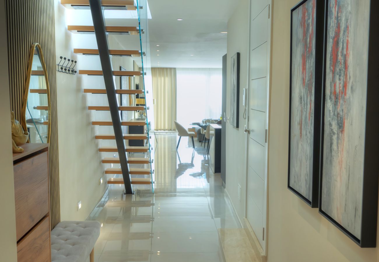 Appartement à St Julian's - Luxury seaview penthouse,roof terrace,hot tub YVAN1-1