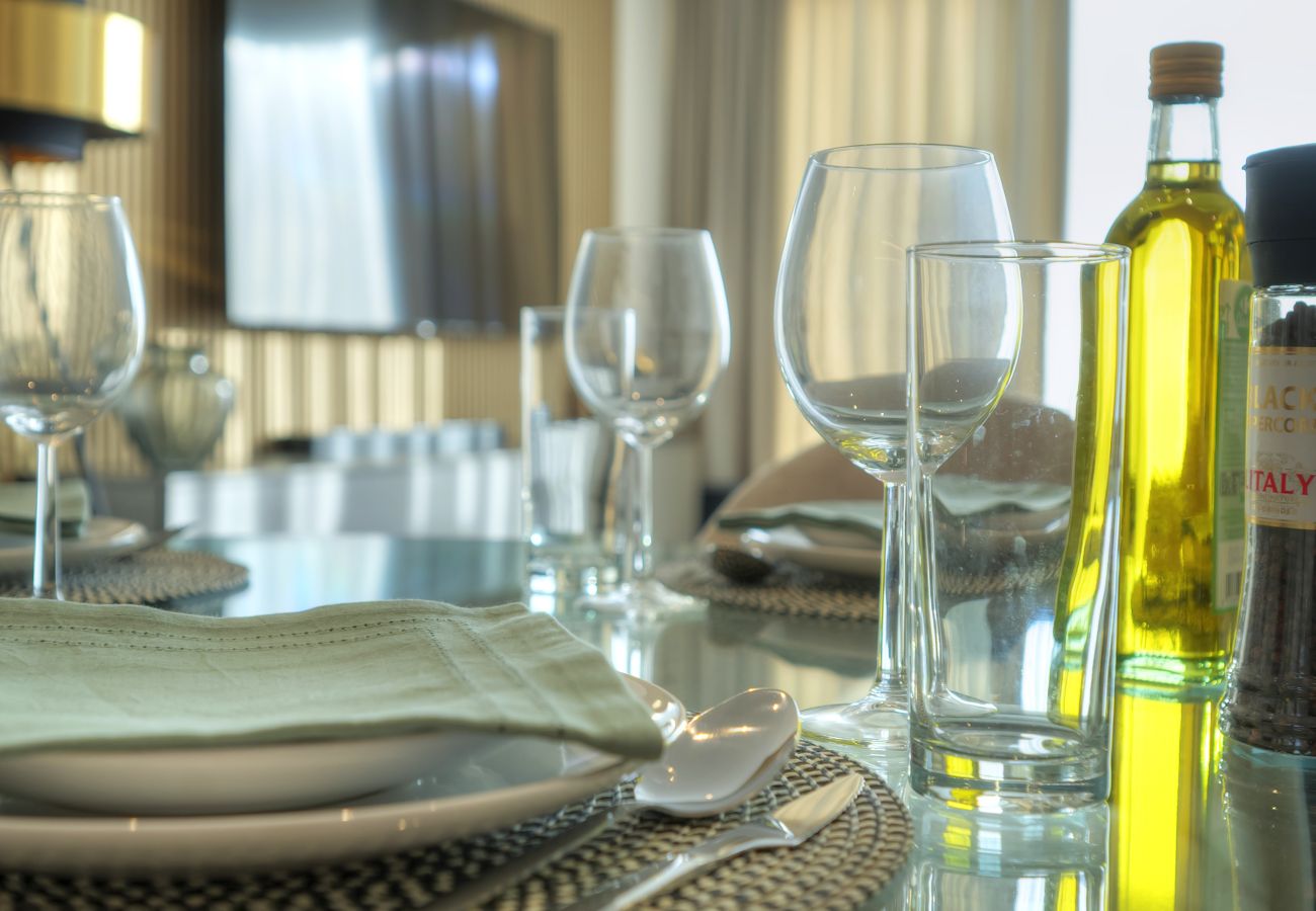 Appartement à St Julian's - Luxury seaview penthouse,roof terrace,hot tub YVAN1-1