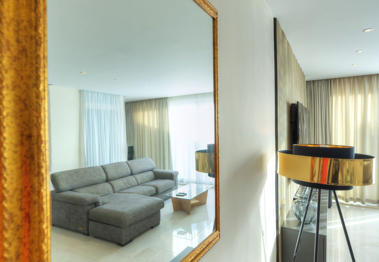 Appartement à St Julian's - Luxury seaview penthouse,roof terrace,hot tub YVAN1-1