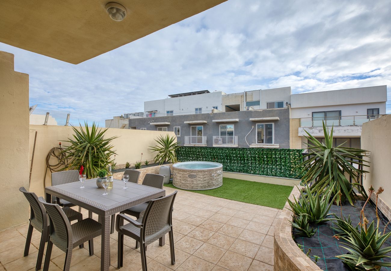 Appartement à Marsaskala - Elegant apartment, large sun terrace, hot tub SMAS1-1 