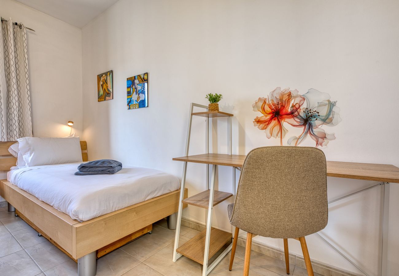 Appartement à Marsaskala - Elegant apartment, large sun terrace, hot tub SMAS1-1 