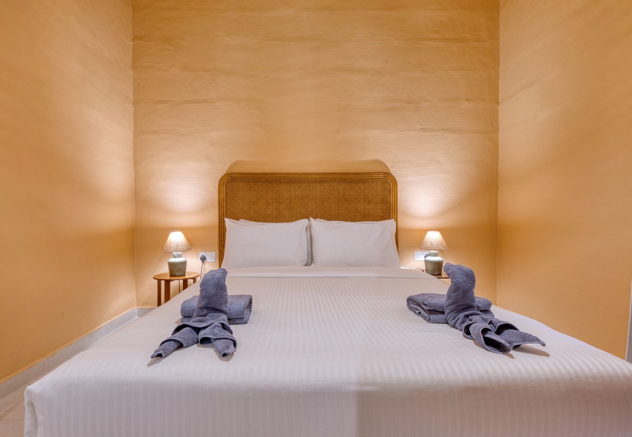 Appartement à L-Isla - Stylish 2 bedroom flat, breath taking views BBRI1-1