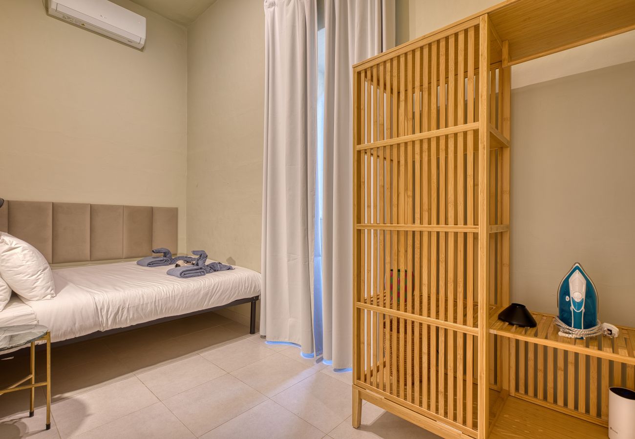 Appartement à L-Isla - Stylish 2 bedroom flat, breath taking views BBRI1-1