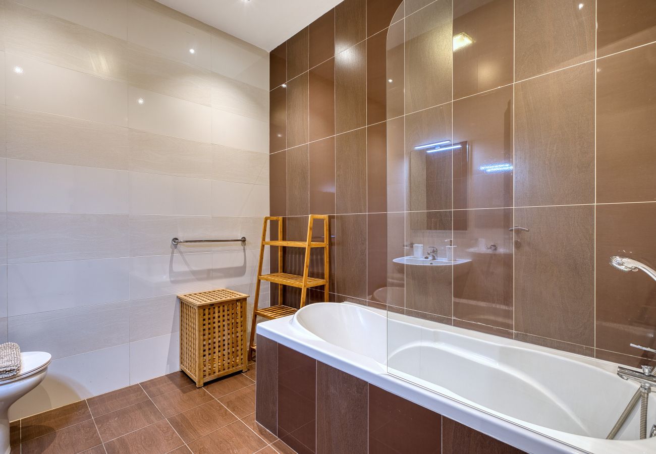 Appartement à Sliema - Modern 2 bedroom flat with yard in Sliema NBOR1-1