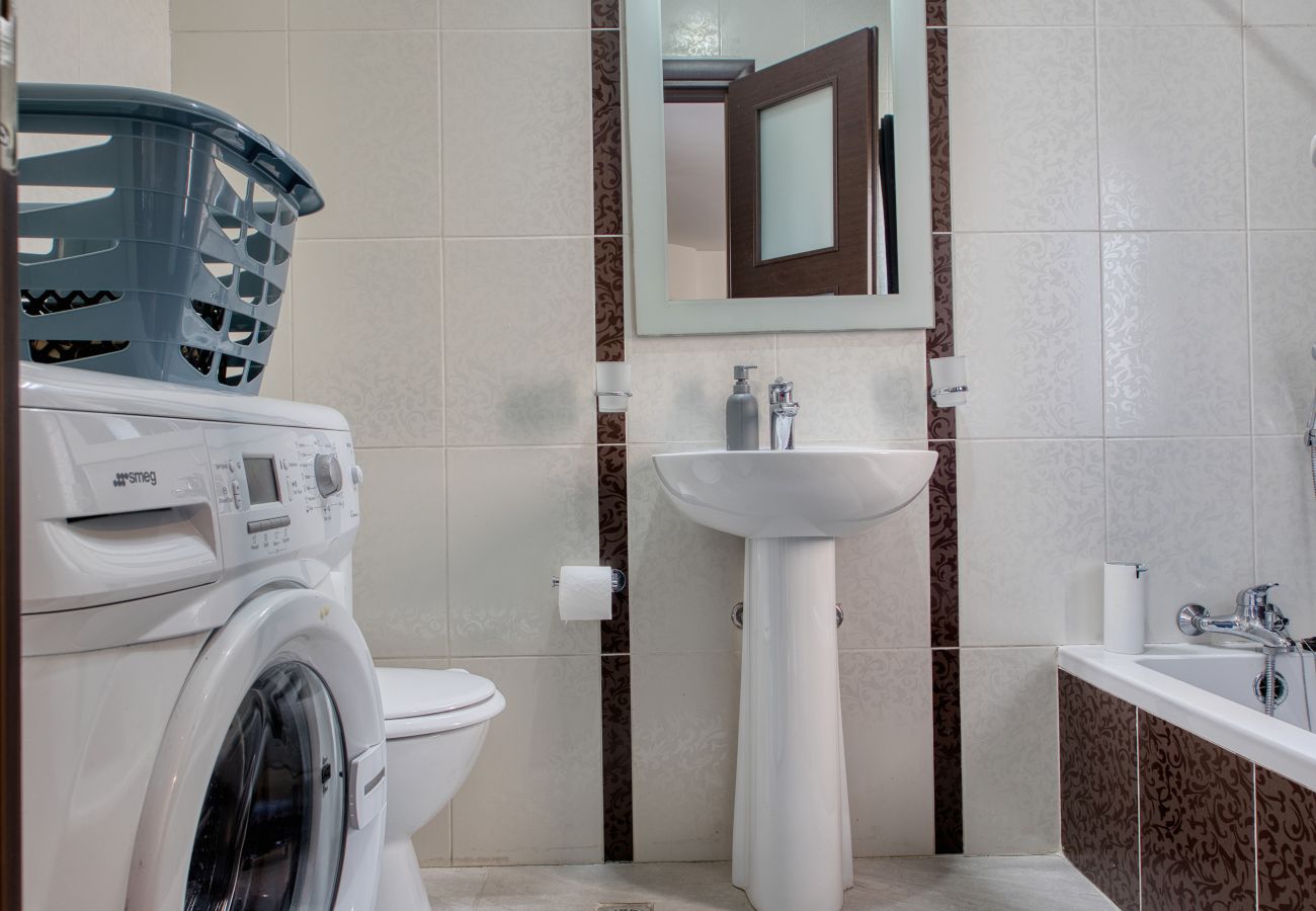 Appartement à Luqa - Charming 2 bedroom penthouse, sun terrace AAZZ1-1