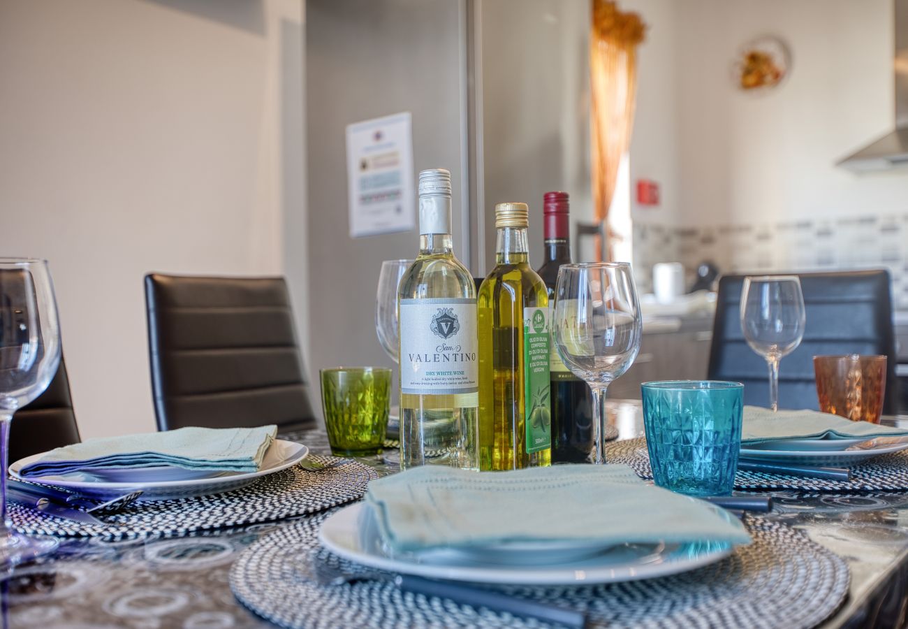 Appartement à Luqa - Charming 2 bedroom penthouse, sun terrace AAZZ1-1