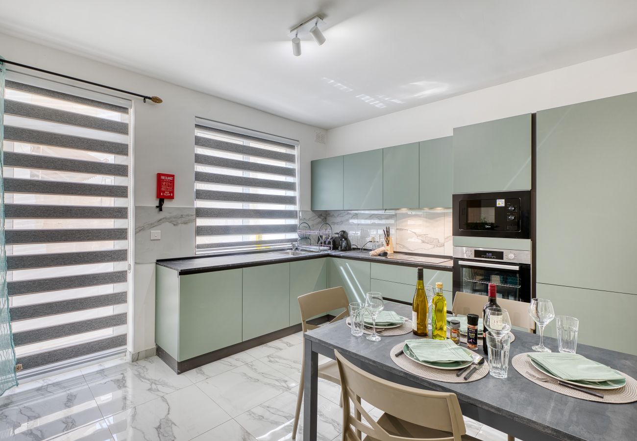 Appartement à San Gwann - Stylish and bright 2 bedroom with balcony DCAR1-1