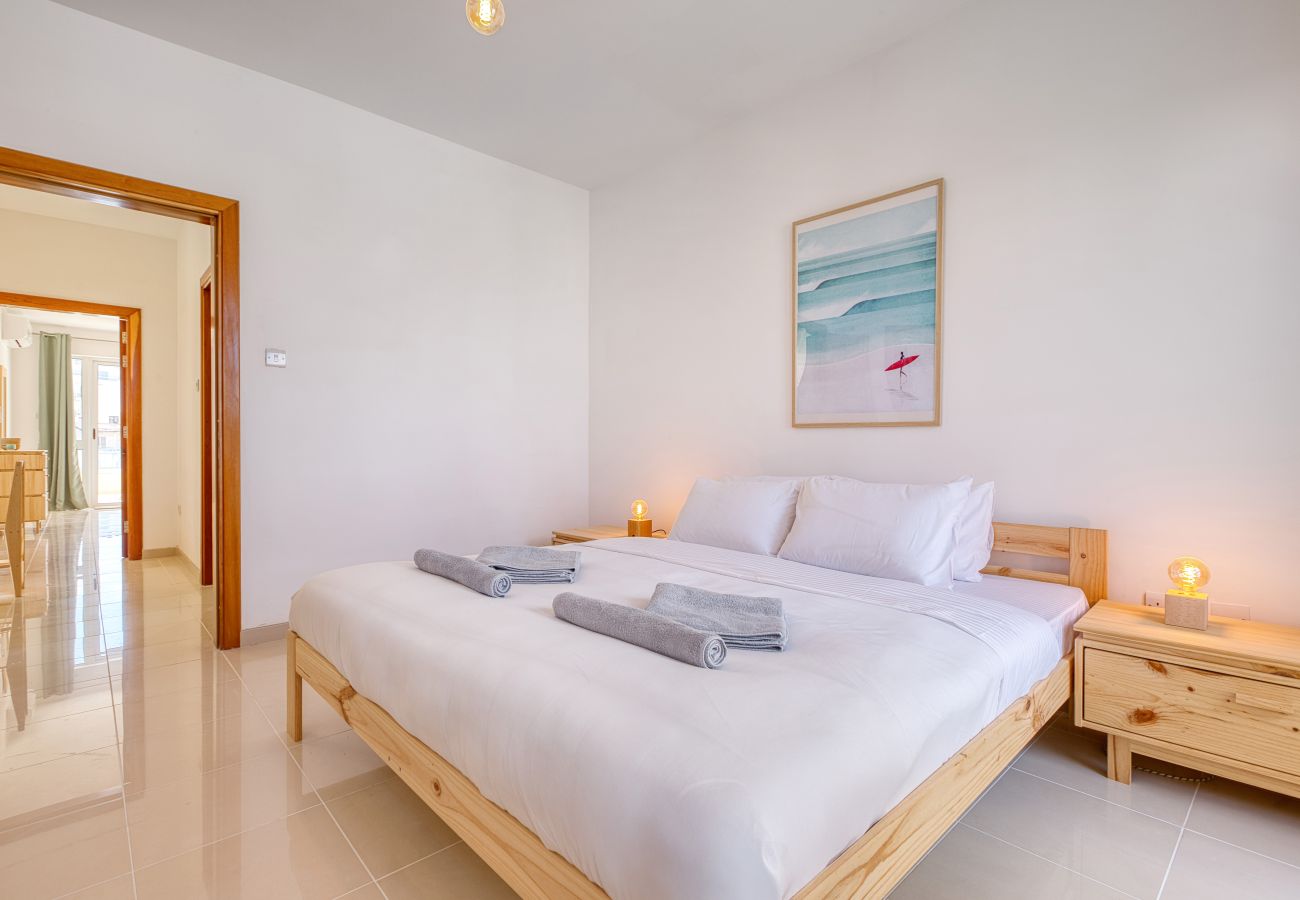 Appartement à Swieqi - Charming bright penthouse with 3 Terraces JCUT2-1