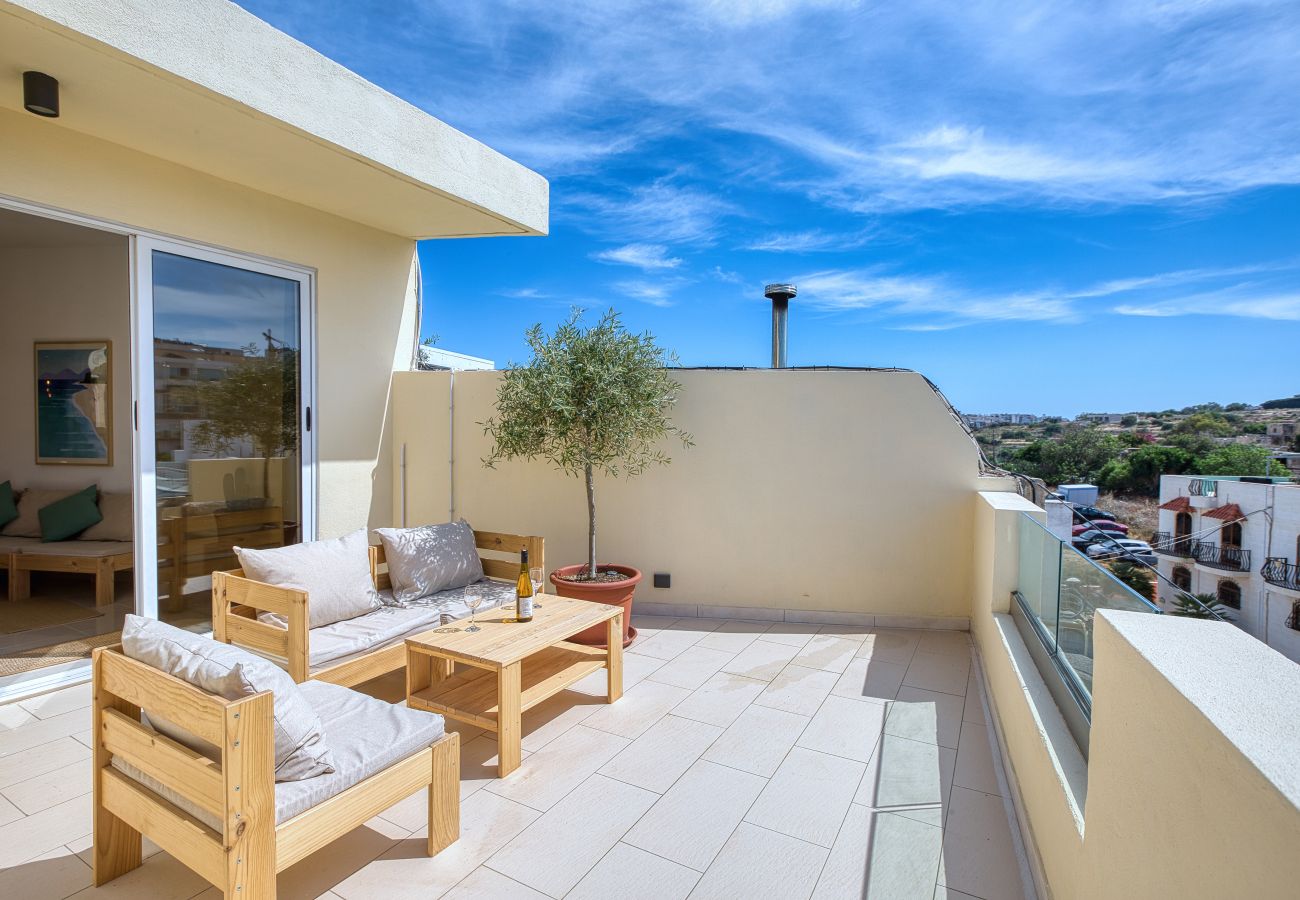 Appartement à Swieqi - Charming bright penthouse with 3 Terraces JCUT2-1