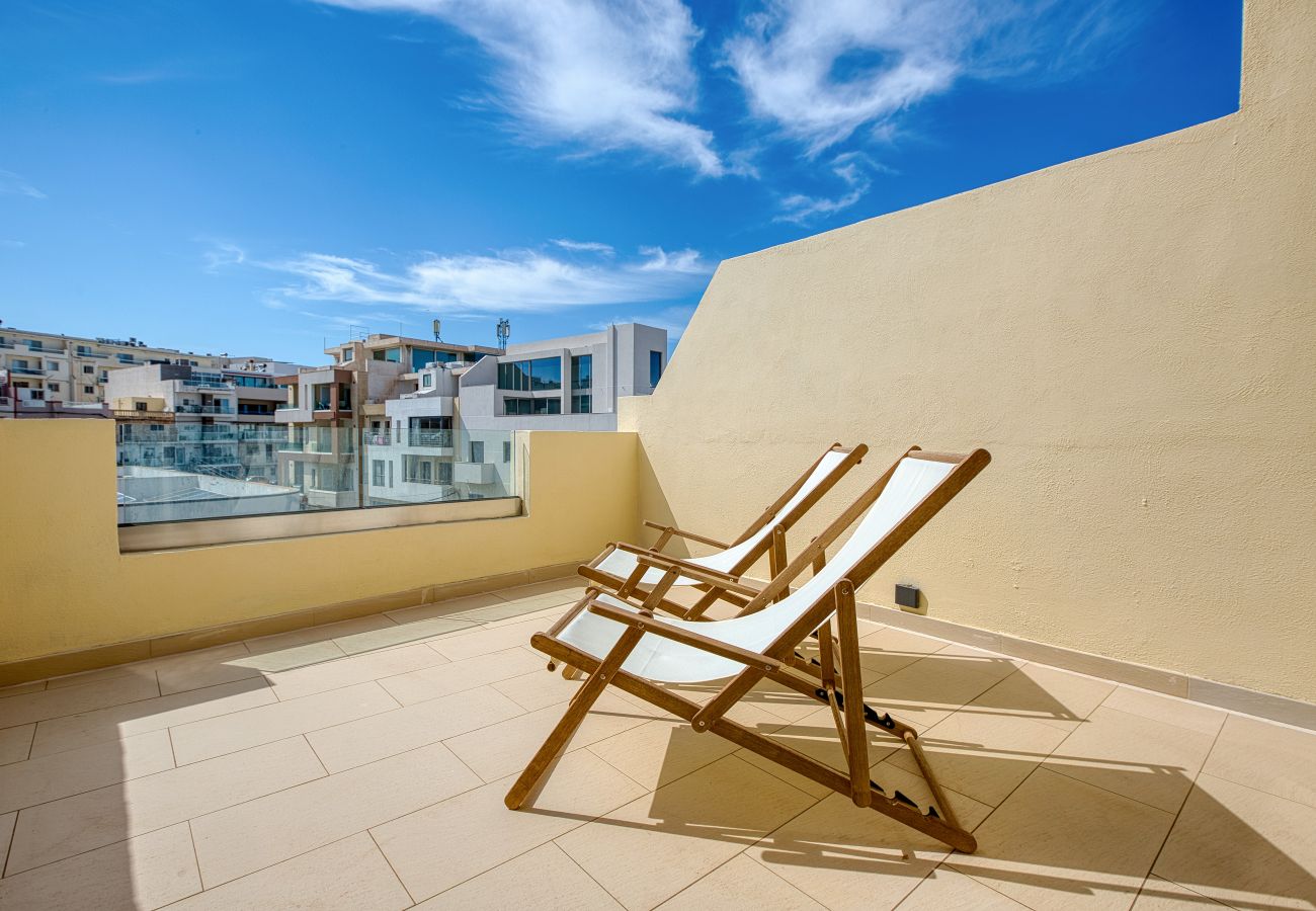 Appartement à Swieqi - Charming bright penthouse with 3 Terraces JCUT2-1