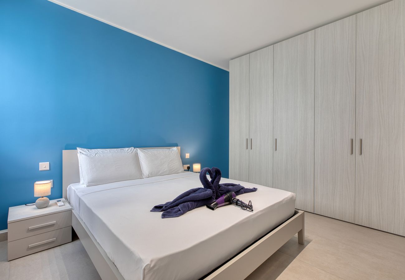 Appartement à St. Paul’s Bay - Modern Seaview Apartment with Balcony PABE1-1