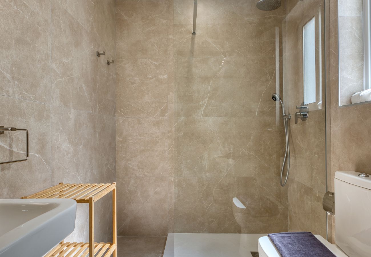 Appartement à St. Paul’s Bay - Modern Seaview Apartment with Balcony PABE1-1