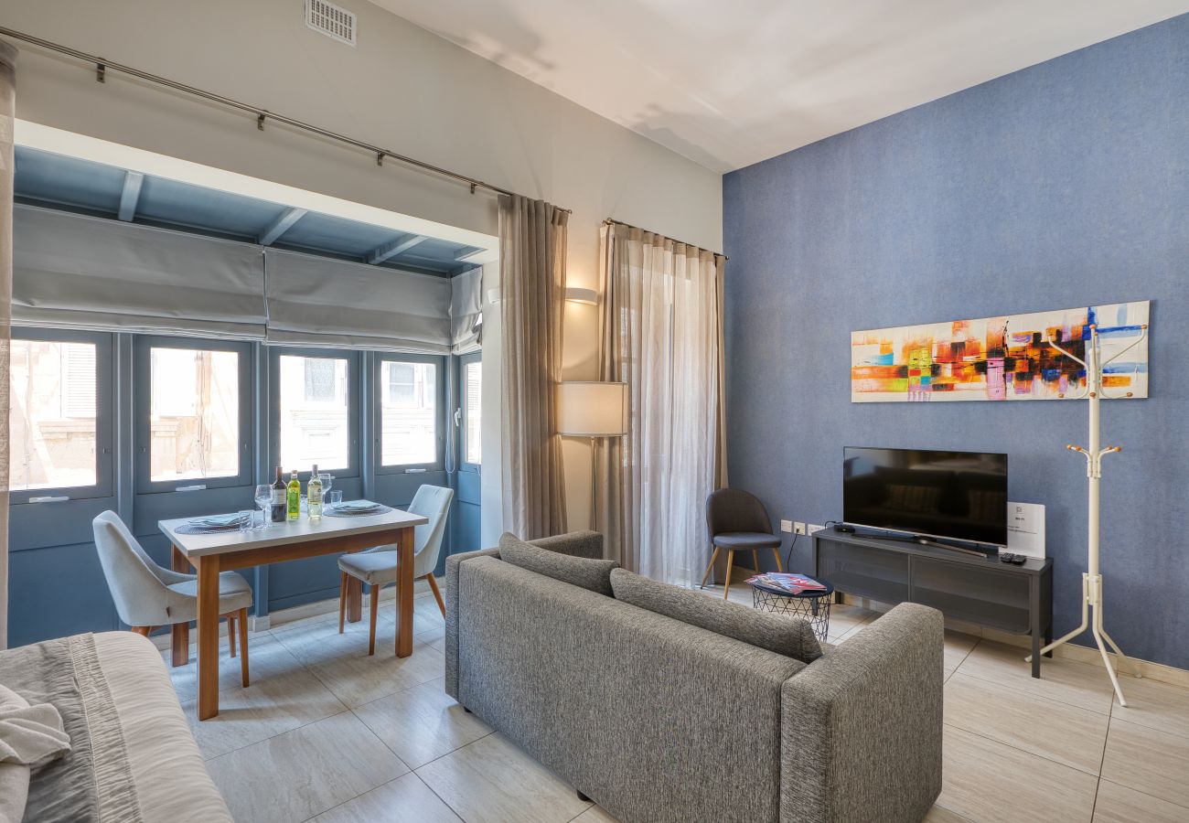 Appartement à Sliema - Large & bright studio with Maltese balcony GOTWN2