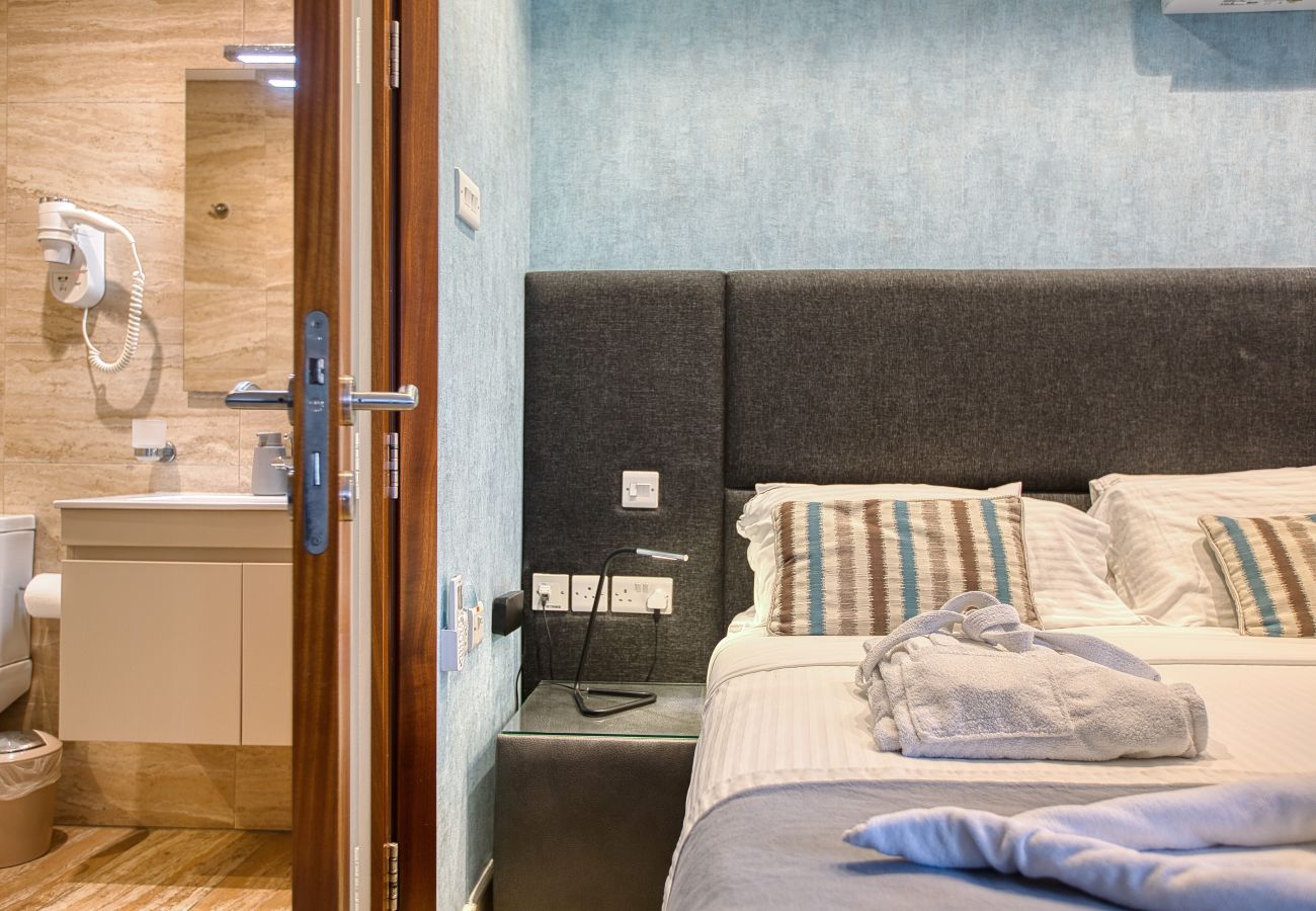 Appartement à Sliema - Large studio with balcony & shared terrace GOTWN4