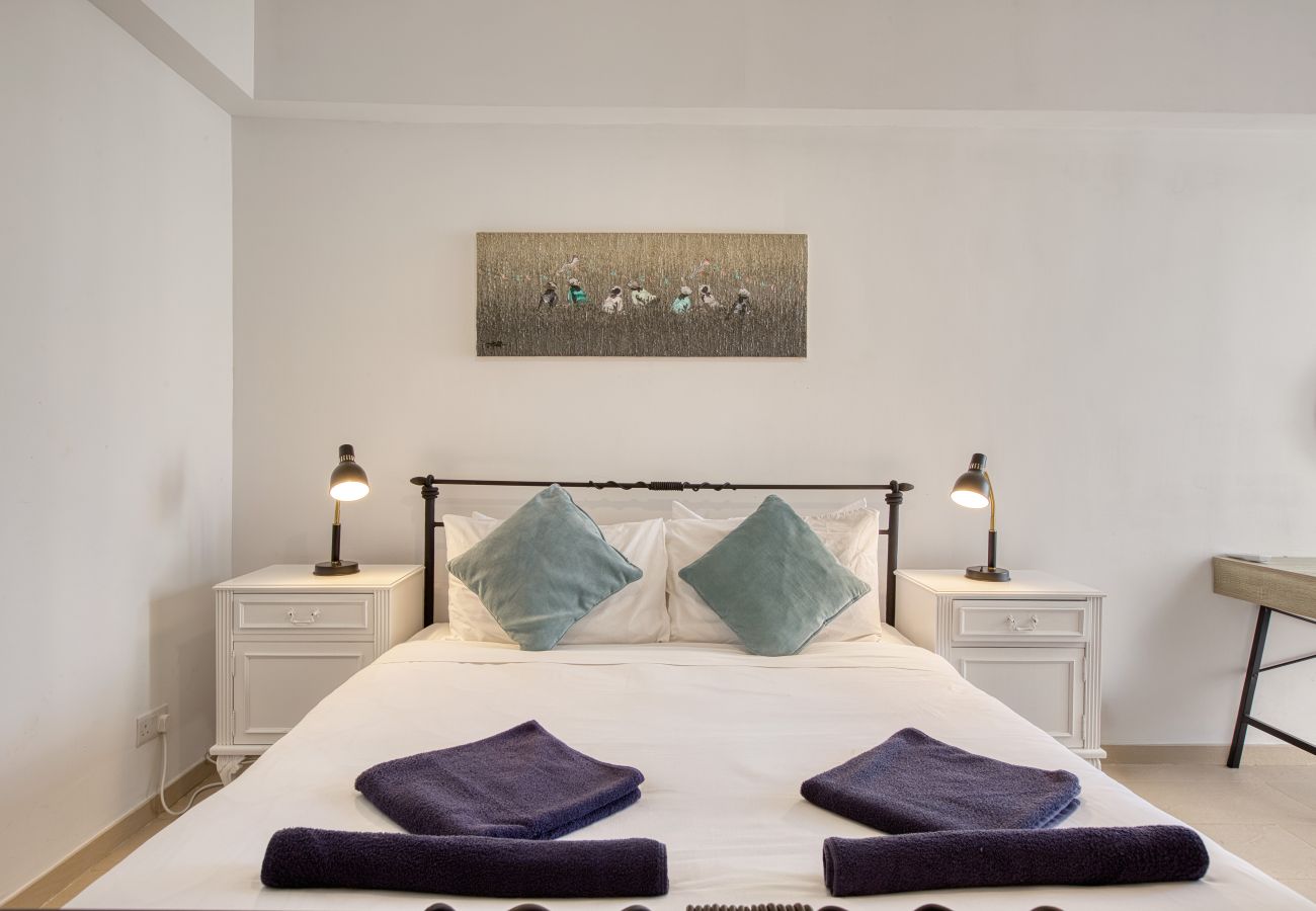 Appartement à Ghaxaq  - Bright & airy 3 bedroom flat with balcony LAGI1-1