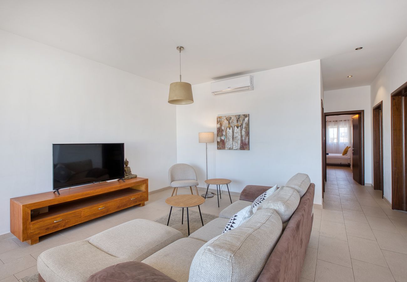 Appartement à Ghaxaq  - Bright & airy 3 bedroom flat with balcony LAGI1-1
