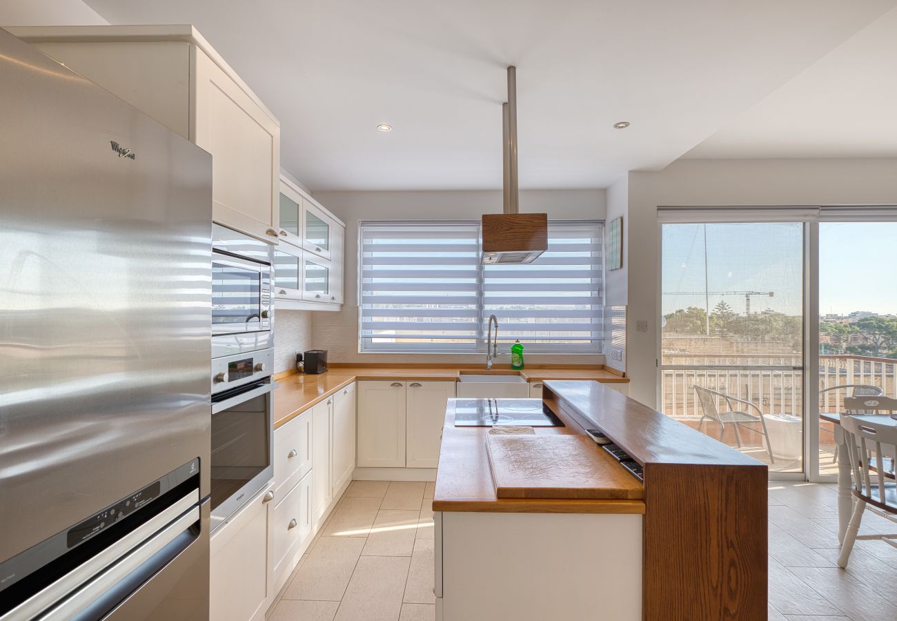 Appartement à Ghaxaq  - Bright & airy 3 bedroom flat with balcony LAGI1-1