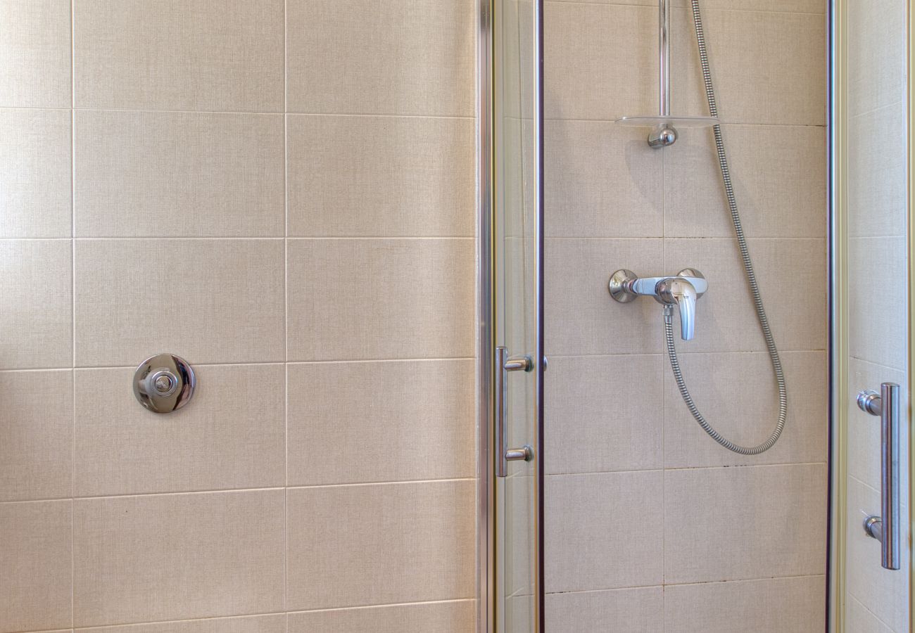 Appartement à Ghaxaq  - Bright & airy 3 bedroom flat with balcony LAGI1-1