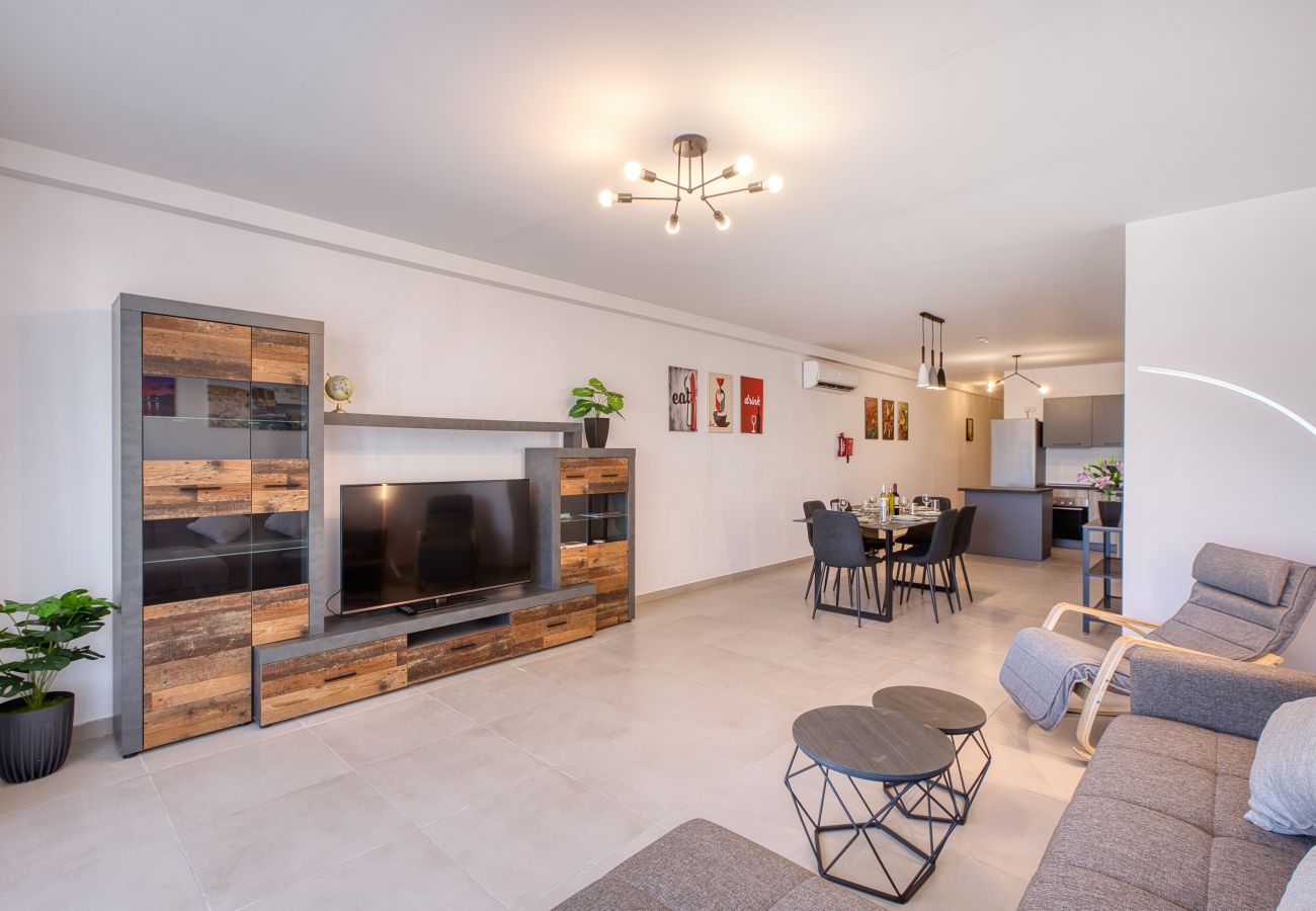 Appartement à St. Paul’s Bay - Large & stylish apartment with 2 balconies JVEL1-2