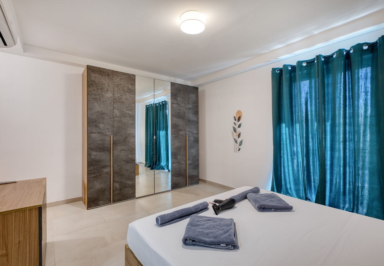 Appartement à St. Paul’s Bay - Large & stylish apartment with 2 balconies JVEL1-2