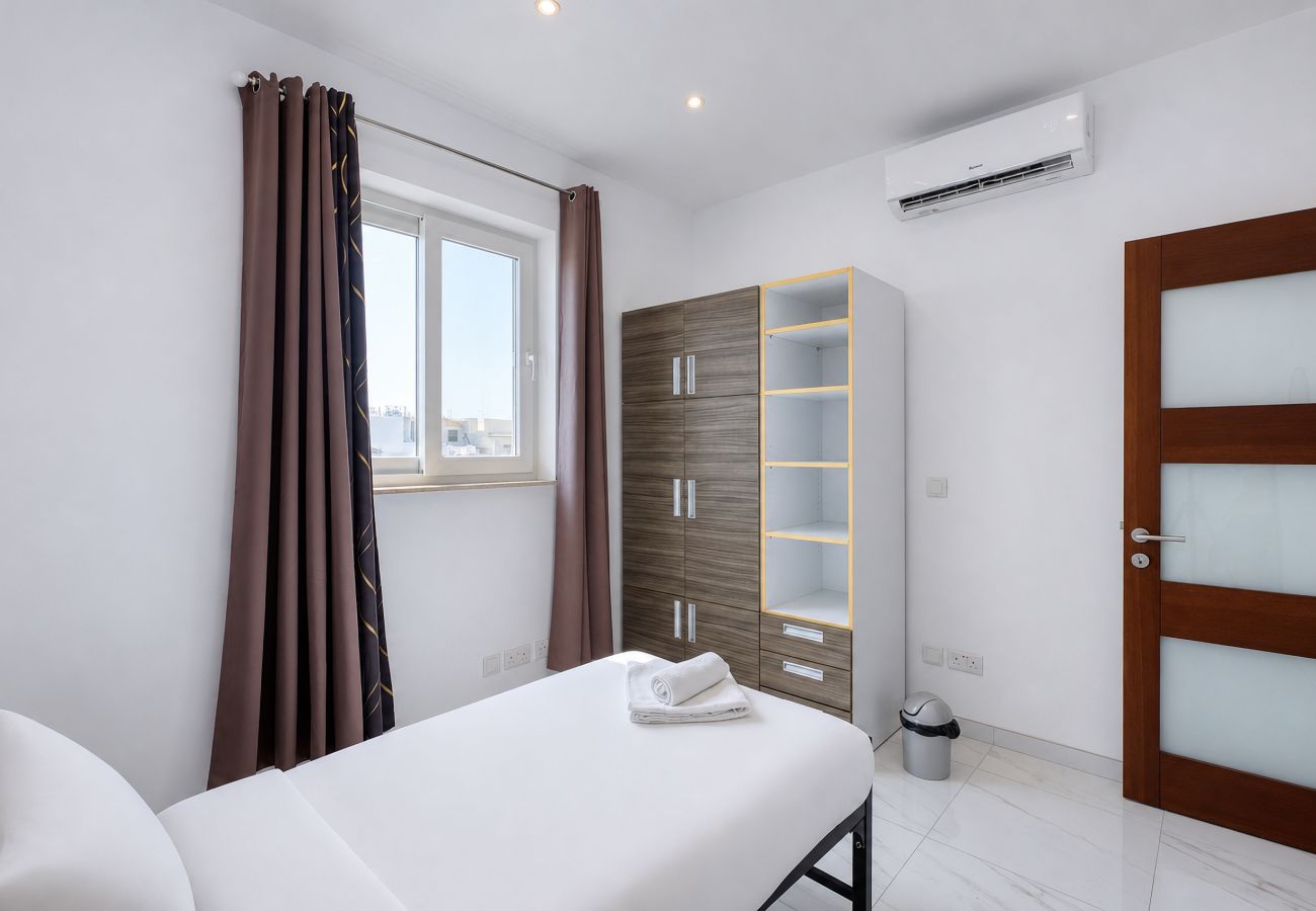 Appartement à Marsaxlokk - Spacious & bright 3 bedroom with balcony KDEB1-1