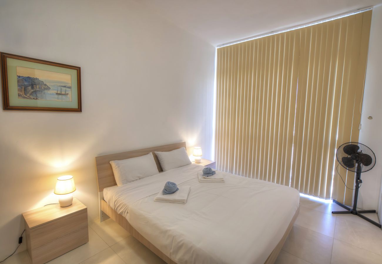 Apartment in St Julian's - Large, elegant 2bdm flat in St. Julian's DBRI1-1