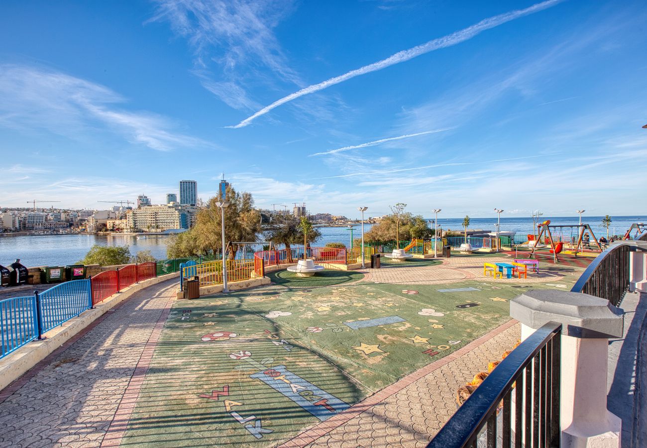Apartment in Sliema - Seafront apartment in the heart of Sliema MMAI2