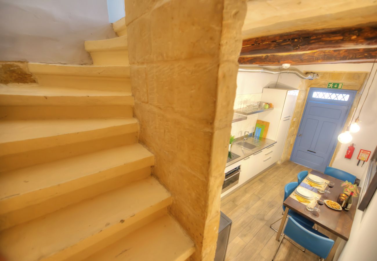 Apartment in Valletta - Romantic maisonette in the heart of Valletta MBAL1