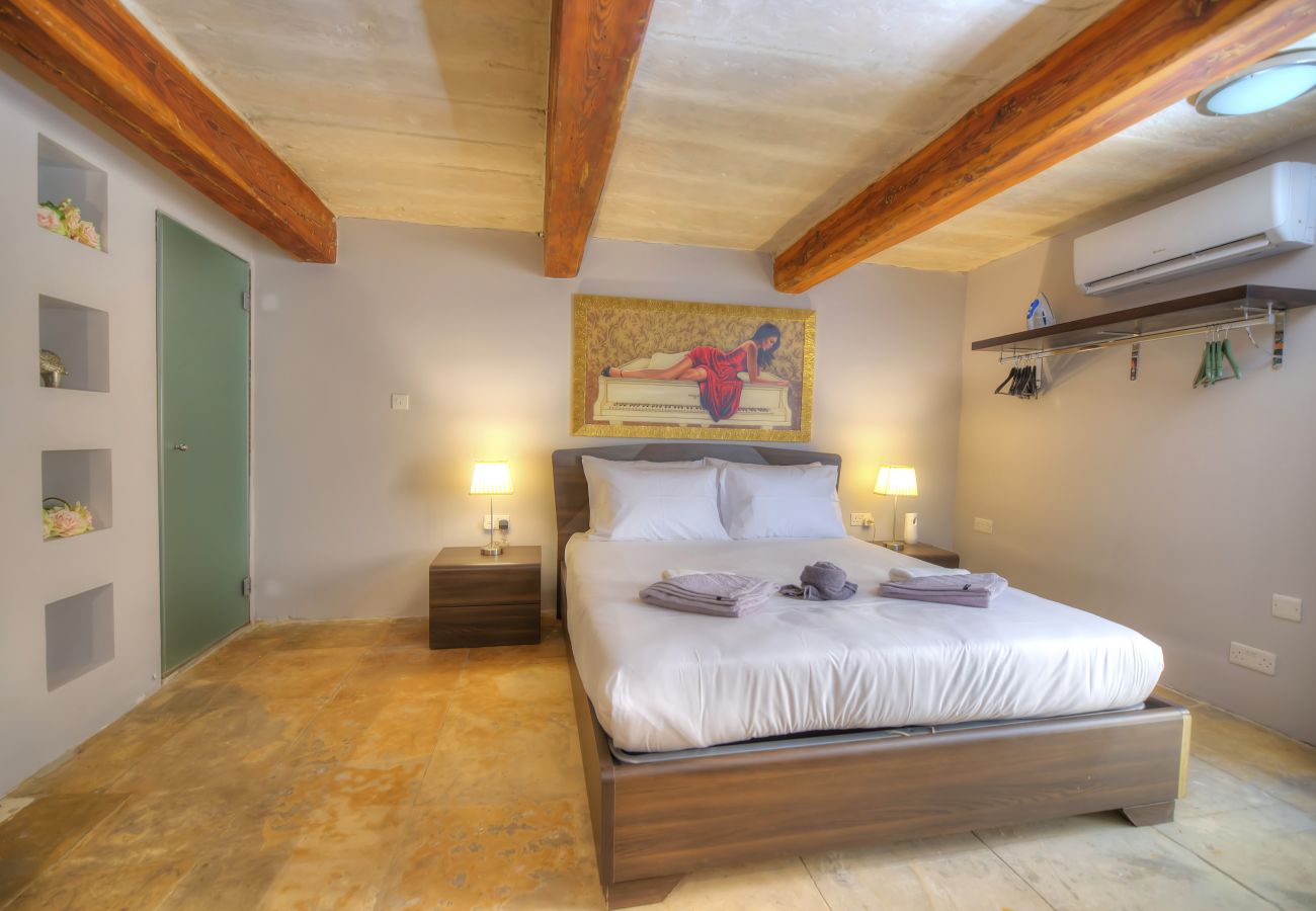 Apartment in Valletta - Romantic maisonette in the heart of Valletta MBAL1