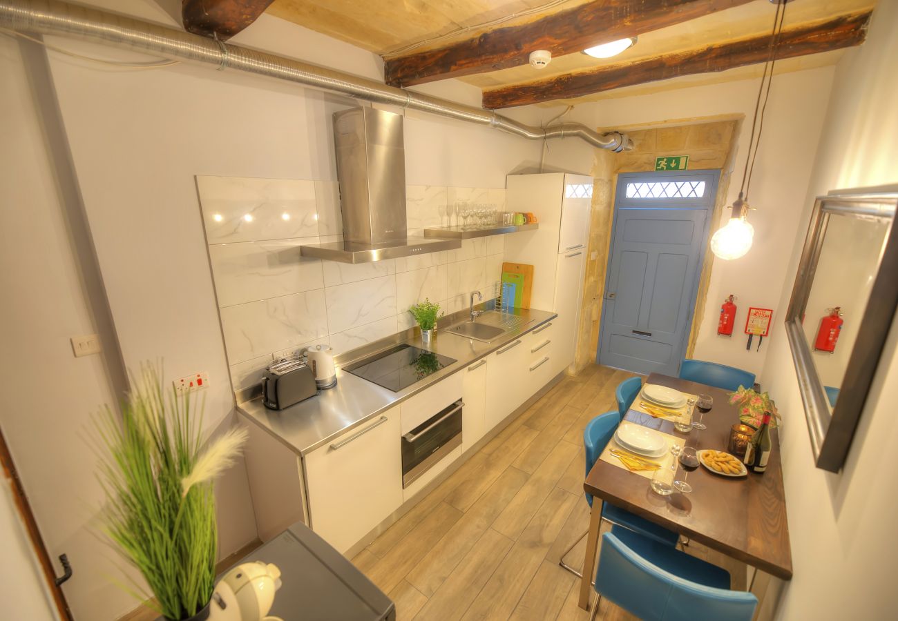 Apartment in Valletta - Romantic maisonette in the heart of Valletta MBAL1