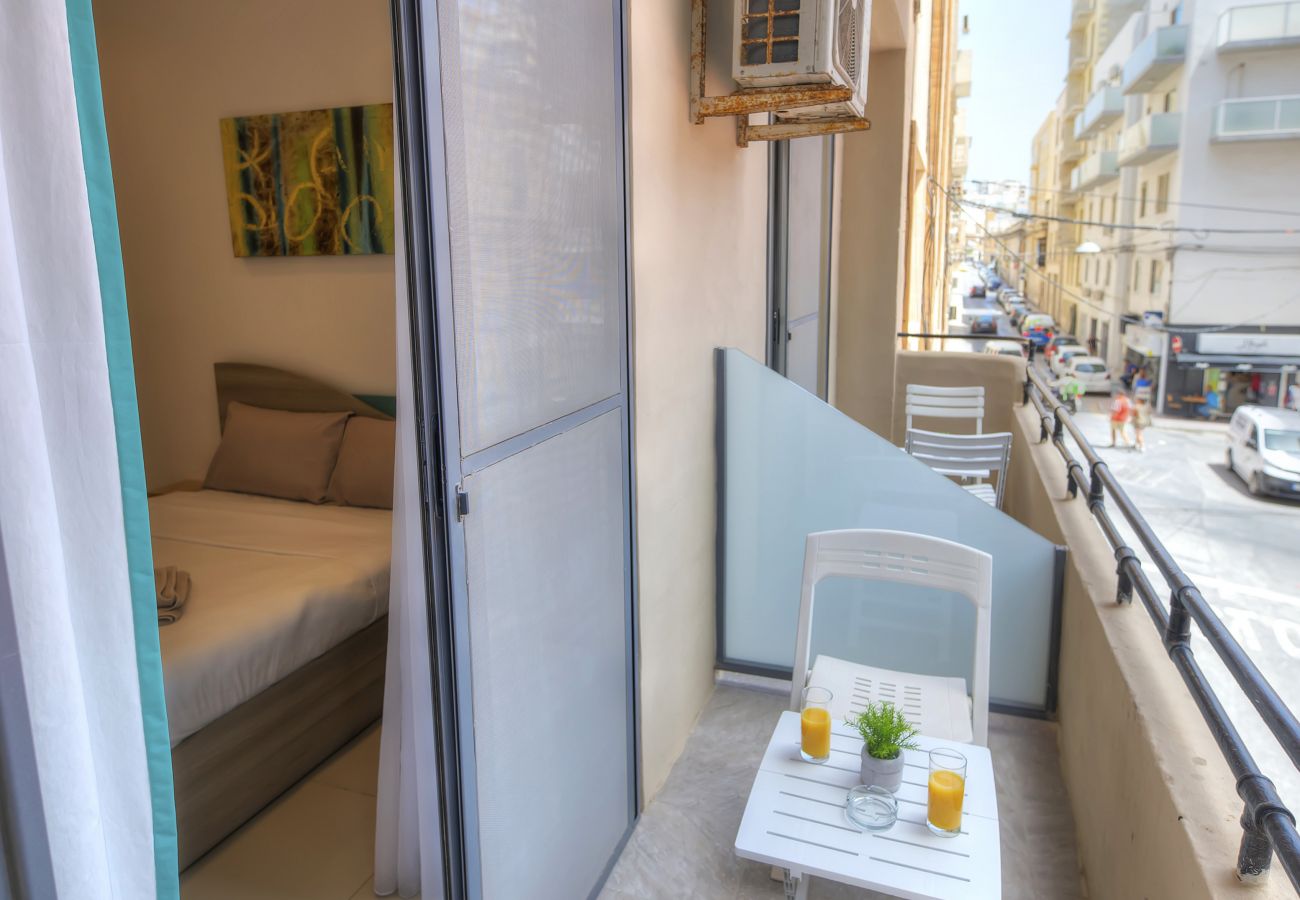 Apartment in Gzira - Tastefully furnished 3beds/3baths, 2balconies WVID1